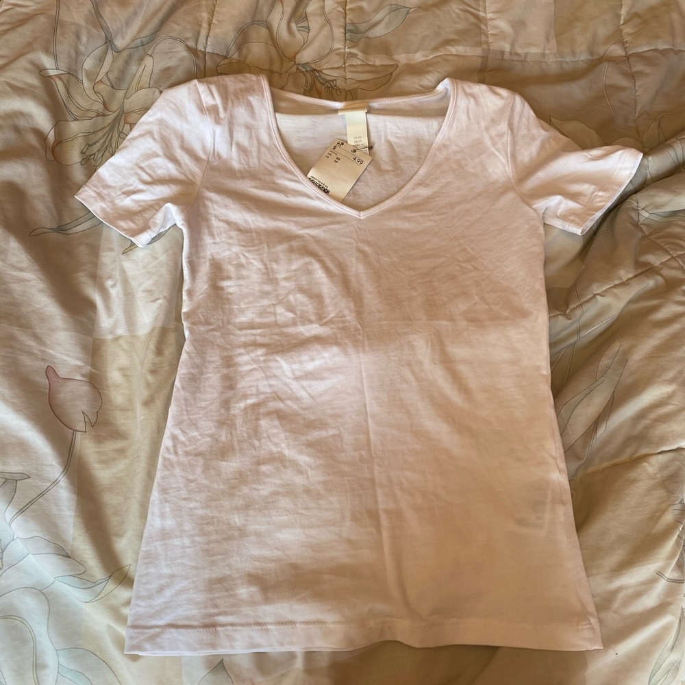 Basic white top - Picture 2 of 7